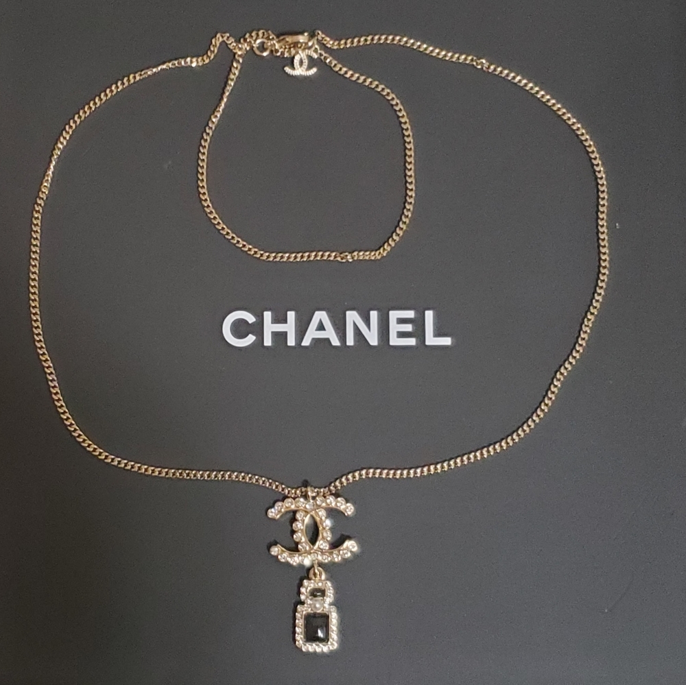 HOSTPICK!!! Chanel logo Necklace - Picture 5 of 16